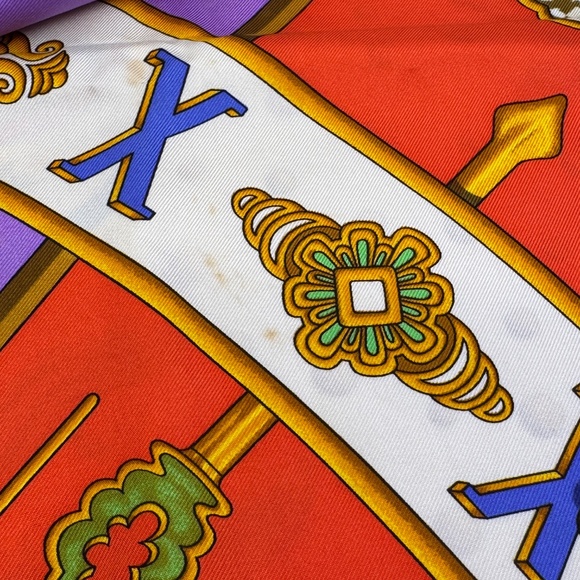 Vintage Hermes "Carpe Diem" Silk Scarf Carre 90, by Joachim Metz in 1994 - Picture 6 of 9